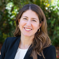 Amy Rogan-Mehta headshot